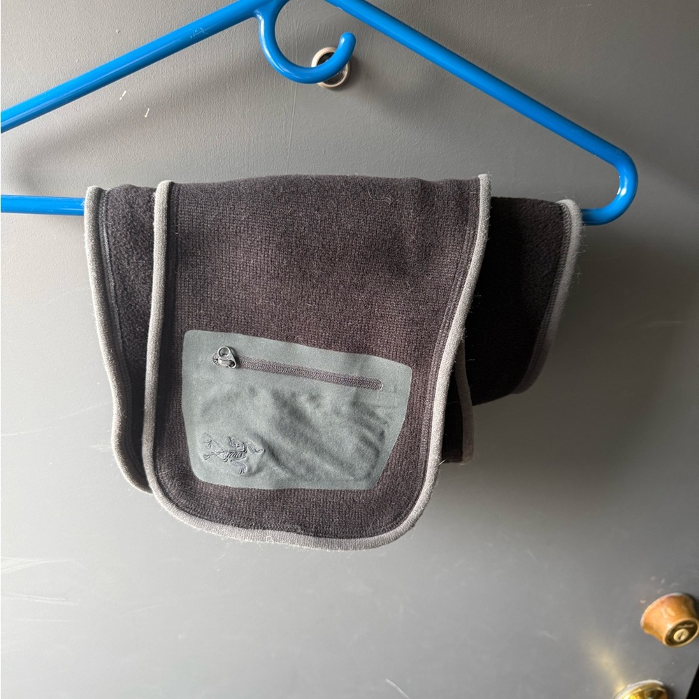 Arc’Teryx Scarf